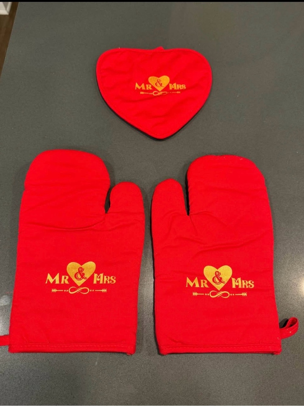 Kids Red Oven Mitt Set